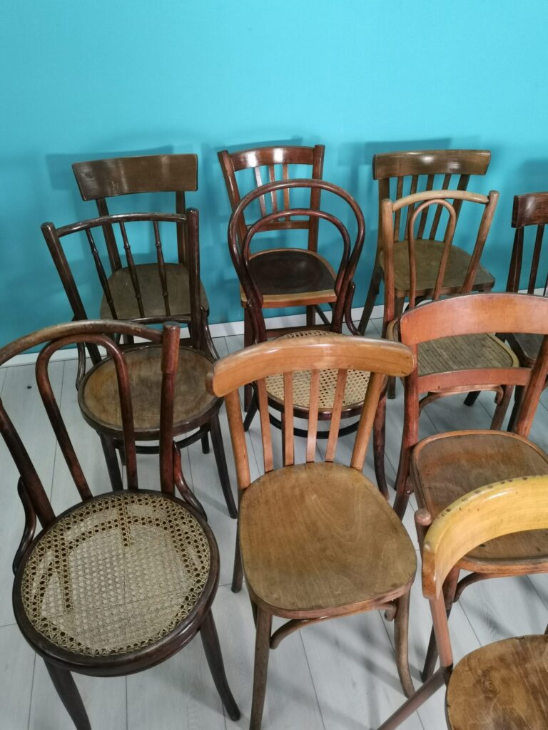 Chaises de bistrot antiques et vintage