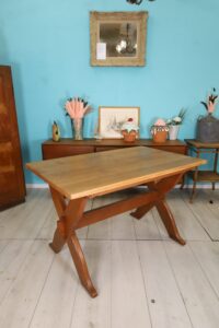 Charming oak tables (reserved)