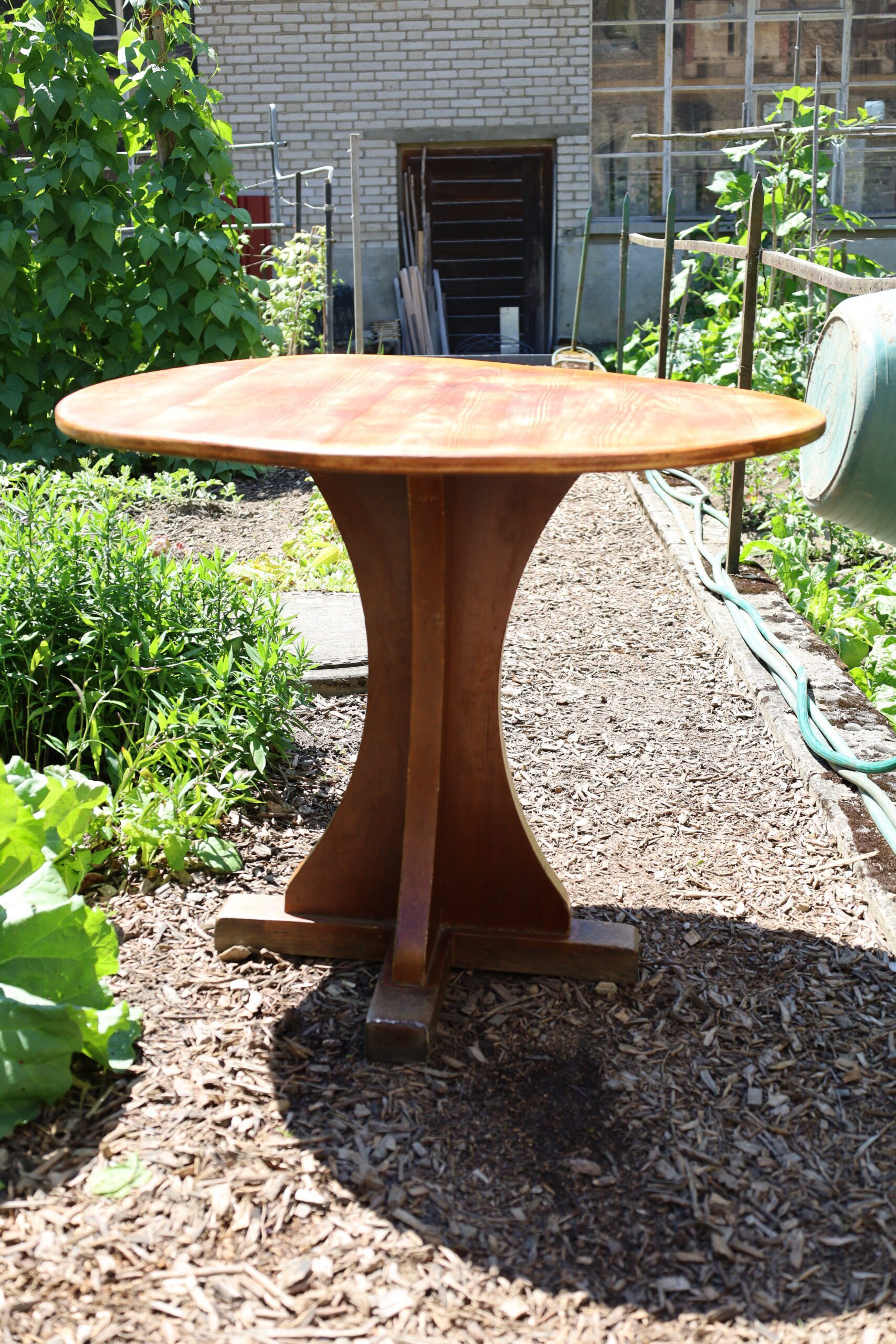 Table ronde en bois de pin