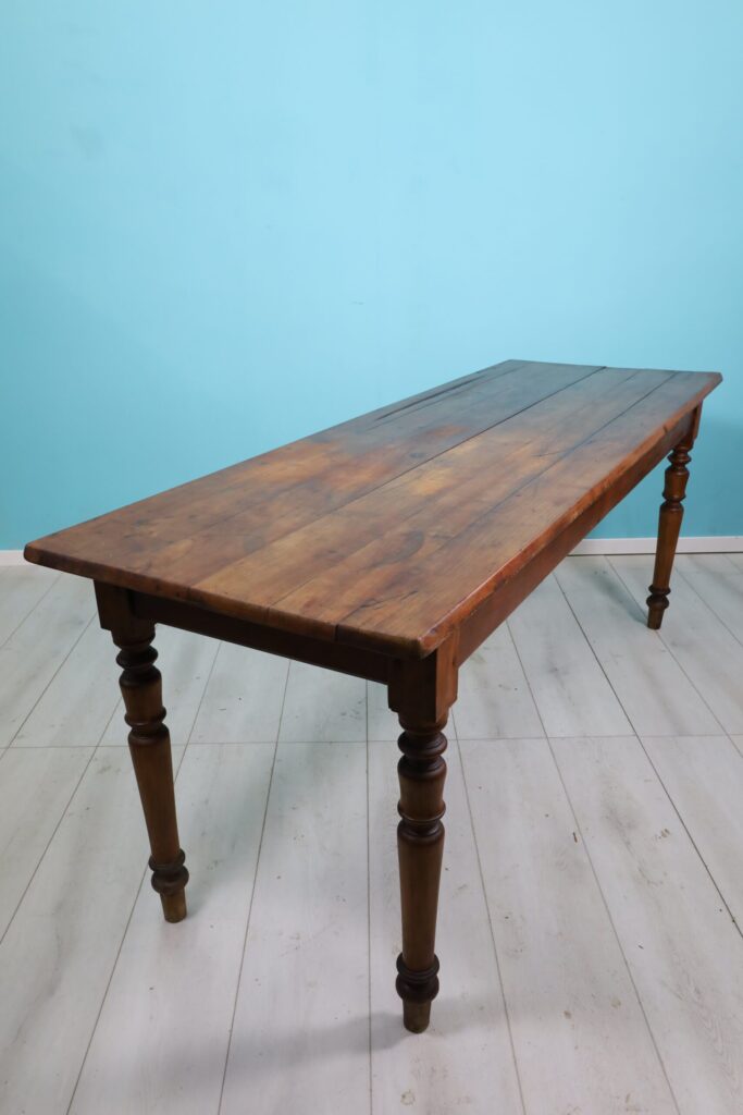 Table antique en cerisier