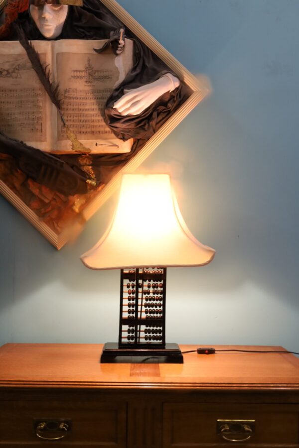 Table lamp with abacus - Image 1 | bevintage.ch