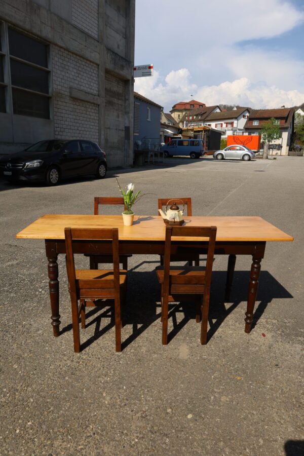 Solid beech wood dining table - Image 1 | bevintage.ch