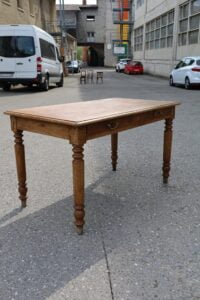 Table antique en chêne