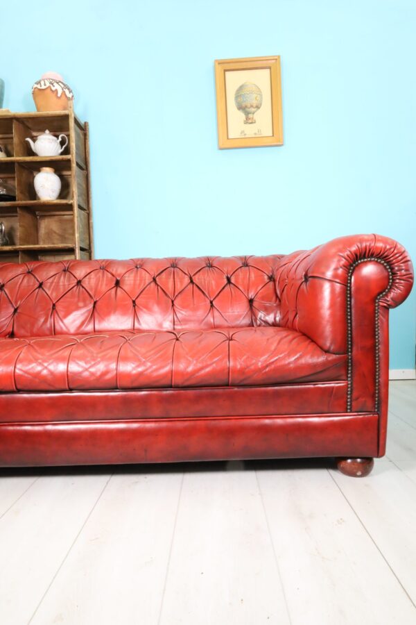 Vintage Chesterfield Sofa - Image 4 | bevintage.ch