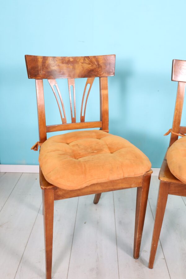 Chaises antiques avec coussins- Image 1 | bevintage.ch