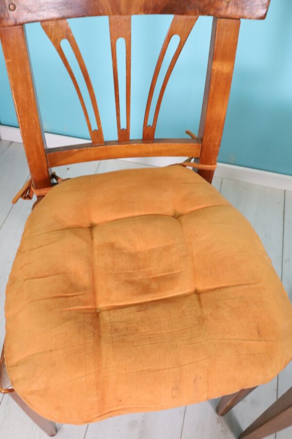Chaises antiques avec coussins- Image 2 | bevintage.ch