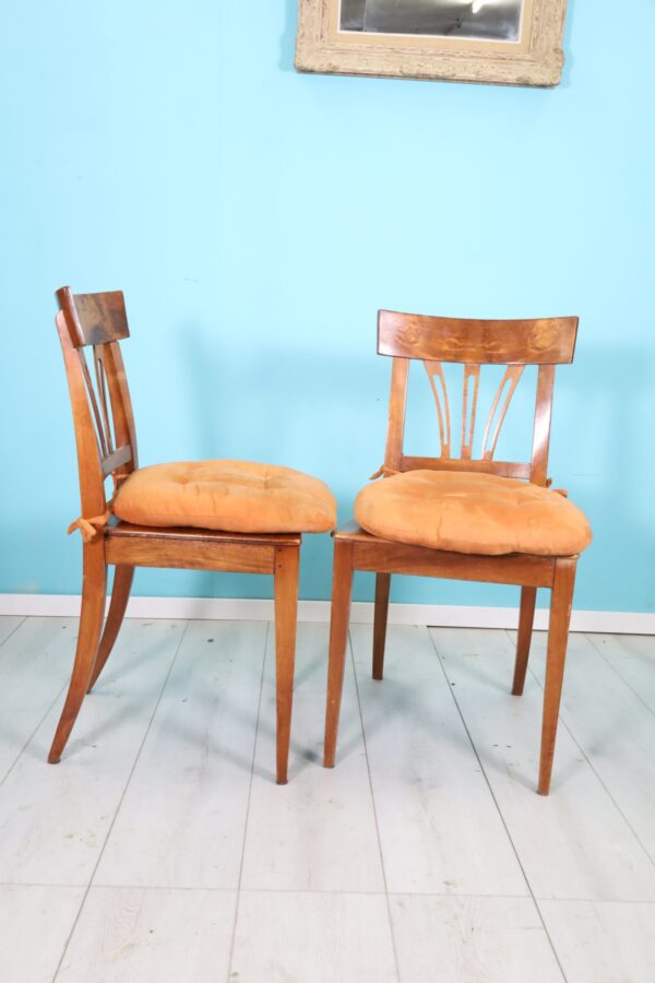 Chaises antiques avec coussins- Image 5 | bevintage.ch
