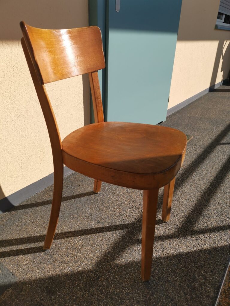 13 Horgen Glarus Classic chairs