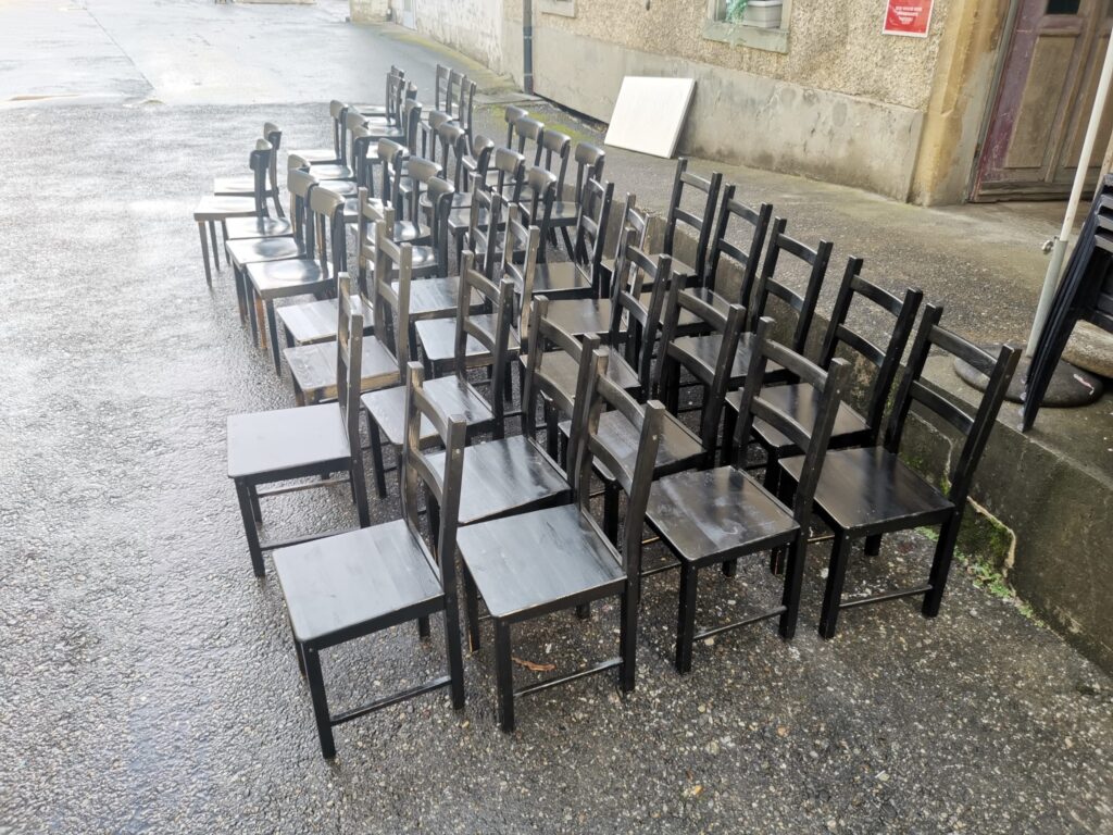 19x black chairs