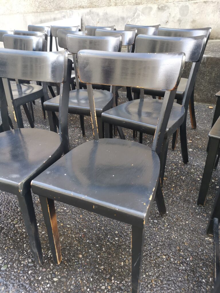 21x Chaises Frankfurter noir