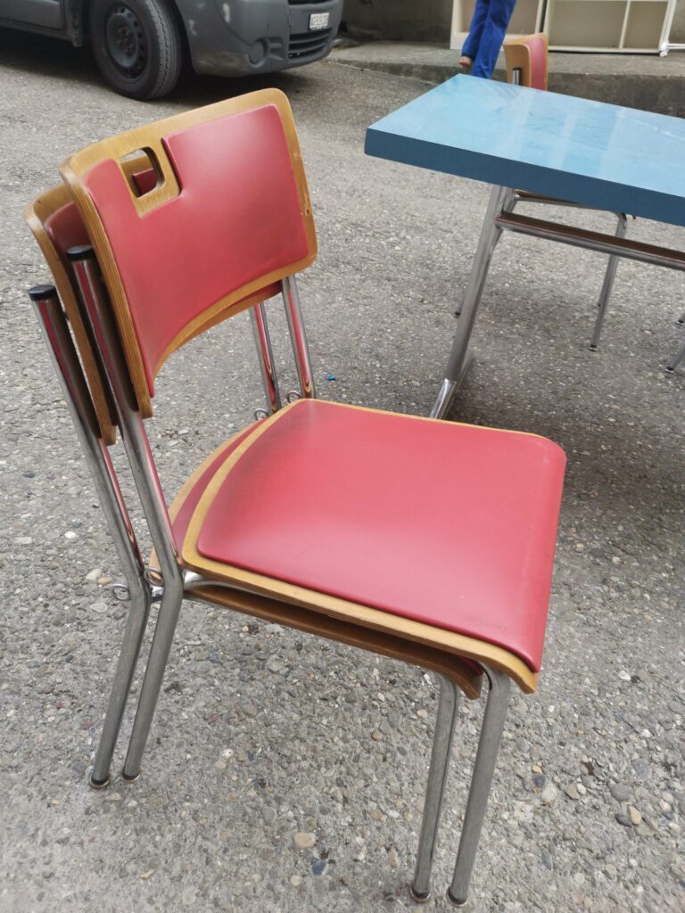 50+ Horgen Glarus Chaises empilables