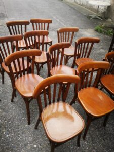 13x chaises antiques en bois courbé