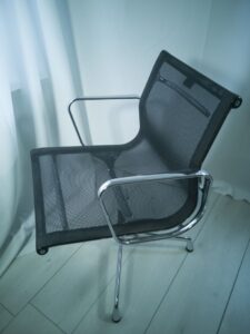 3x Vitra Eames swivel chair
