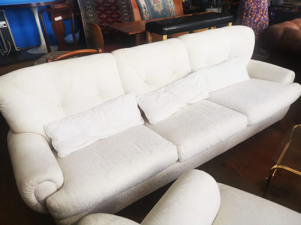 3 seater sofa and 2 armchairs