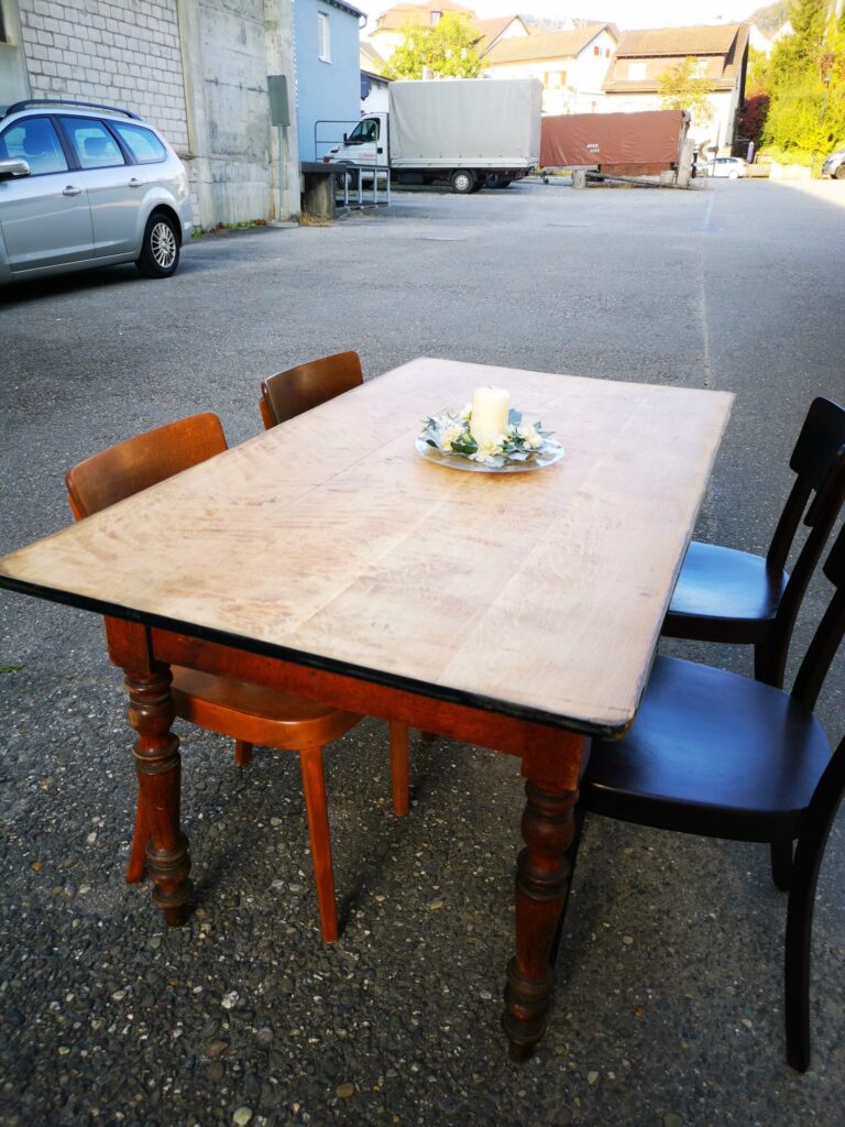 Table en poirier antique