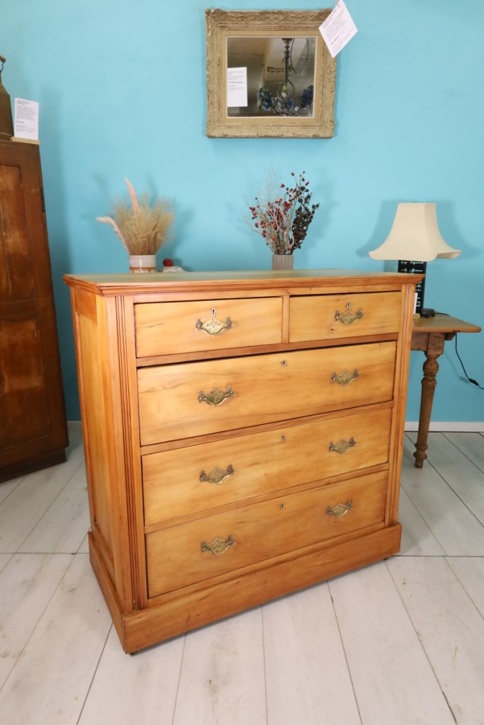 English Victorian chest of drawers (reserved)