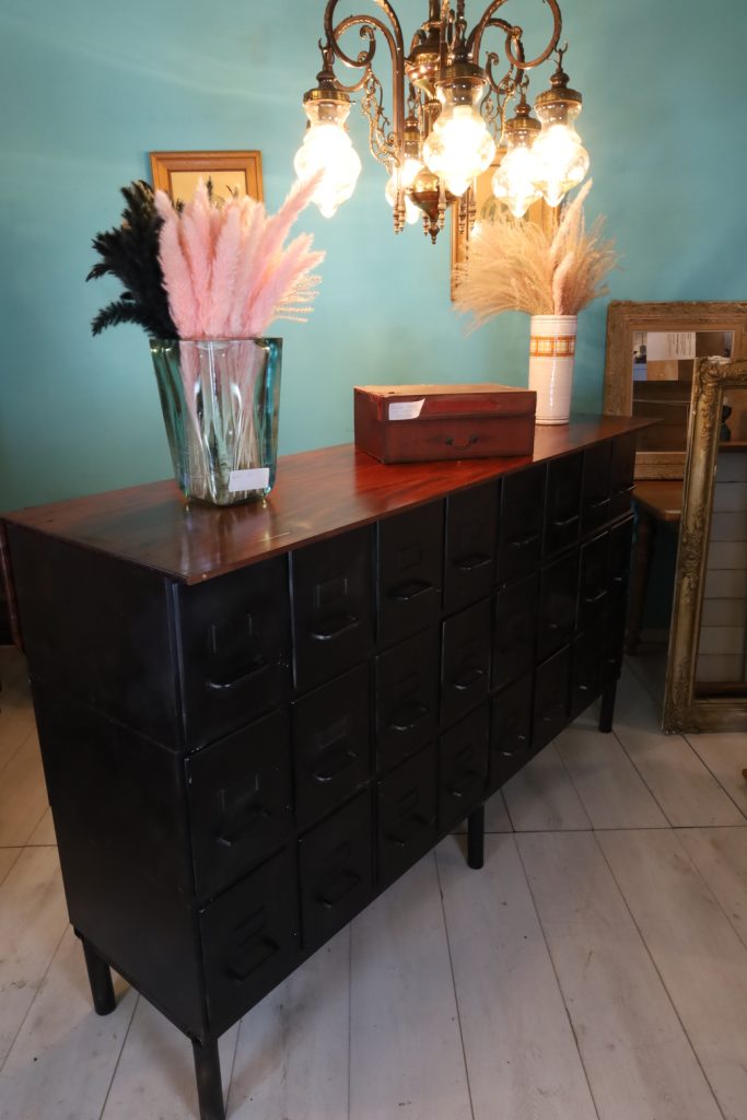 Individual solid metal sideboard