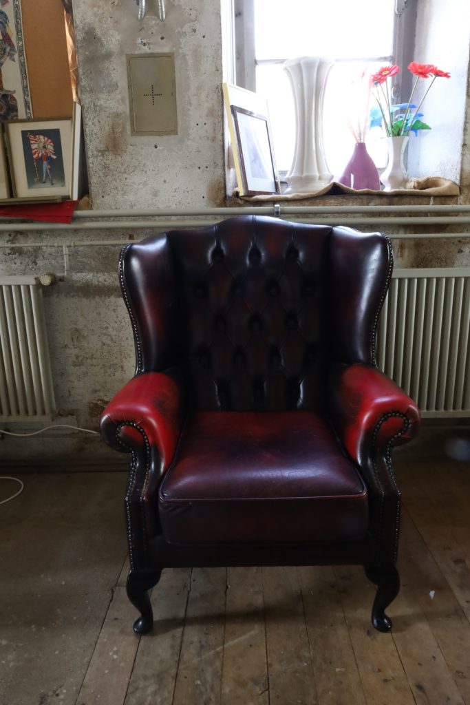 Fauteuil Wingback rouge 20e siècle