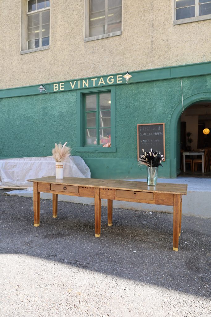 Long oak table from the 19th century