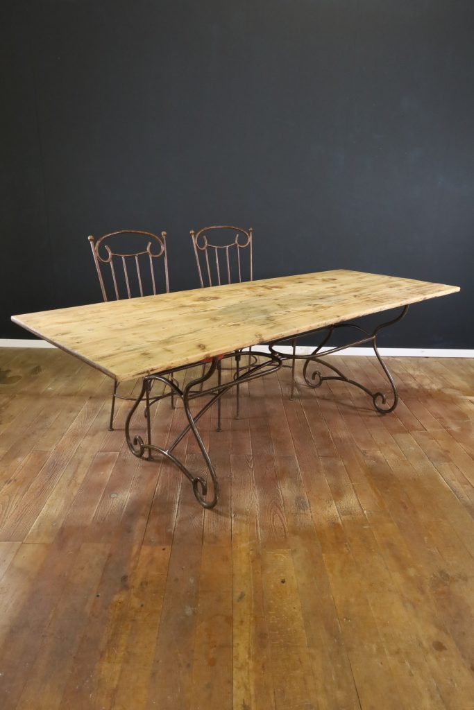 Long table in fir wood and iron legs