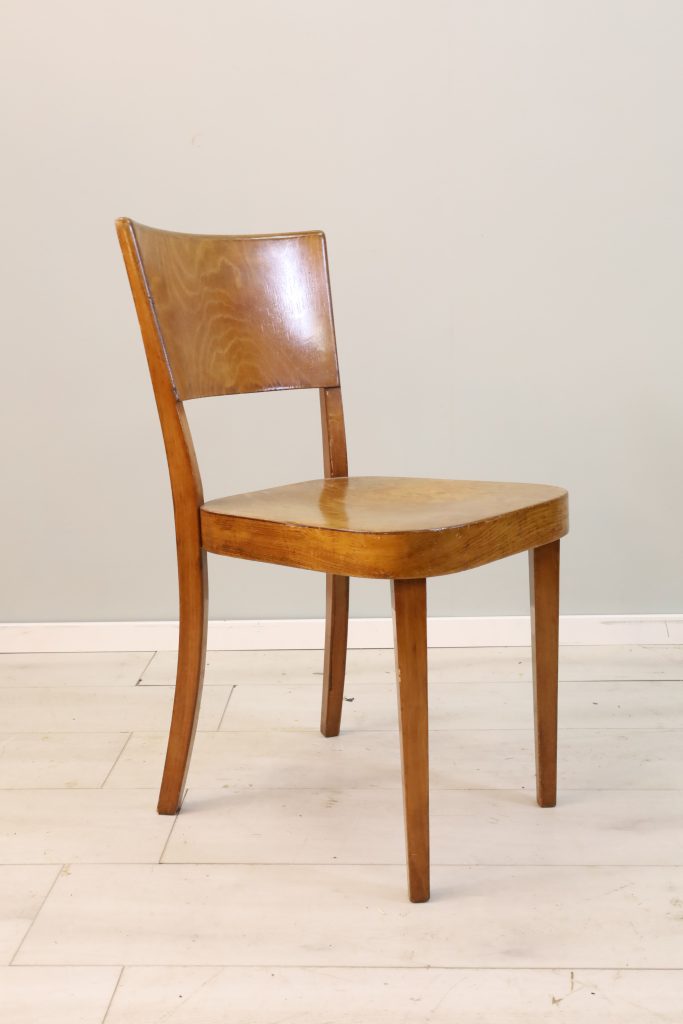 Chaises Thonet du milieu du 20e siècle