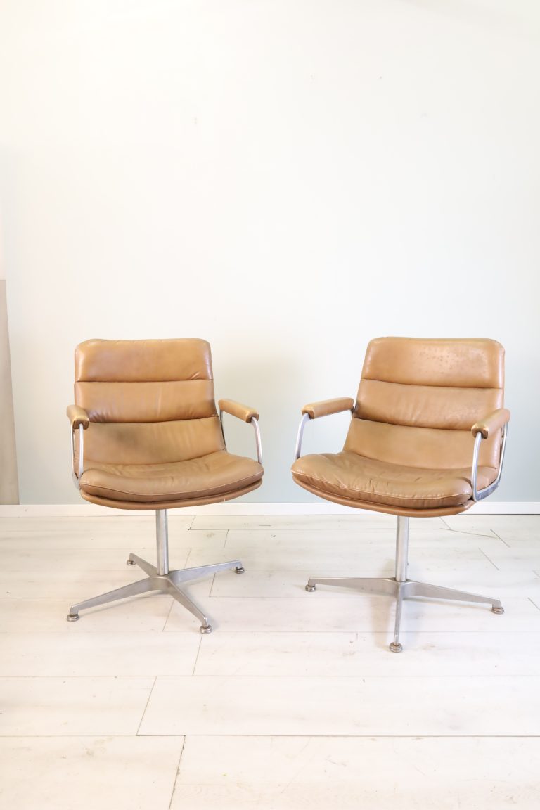 Armchair / Lounge Chairs - Image 8 | bevintage.ch