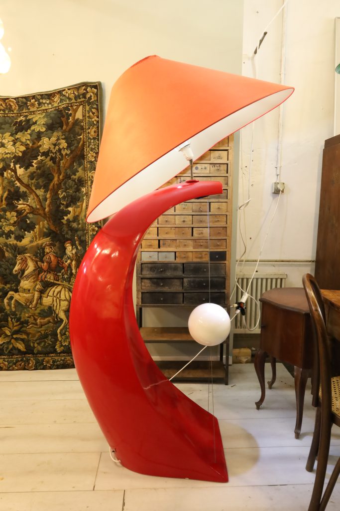 Large red extraordinary floor lamp - 80s