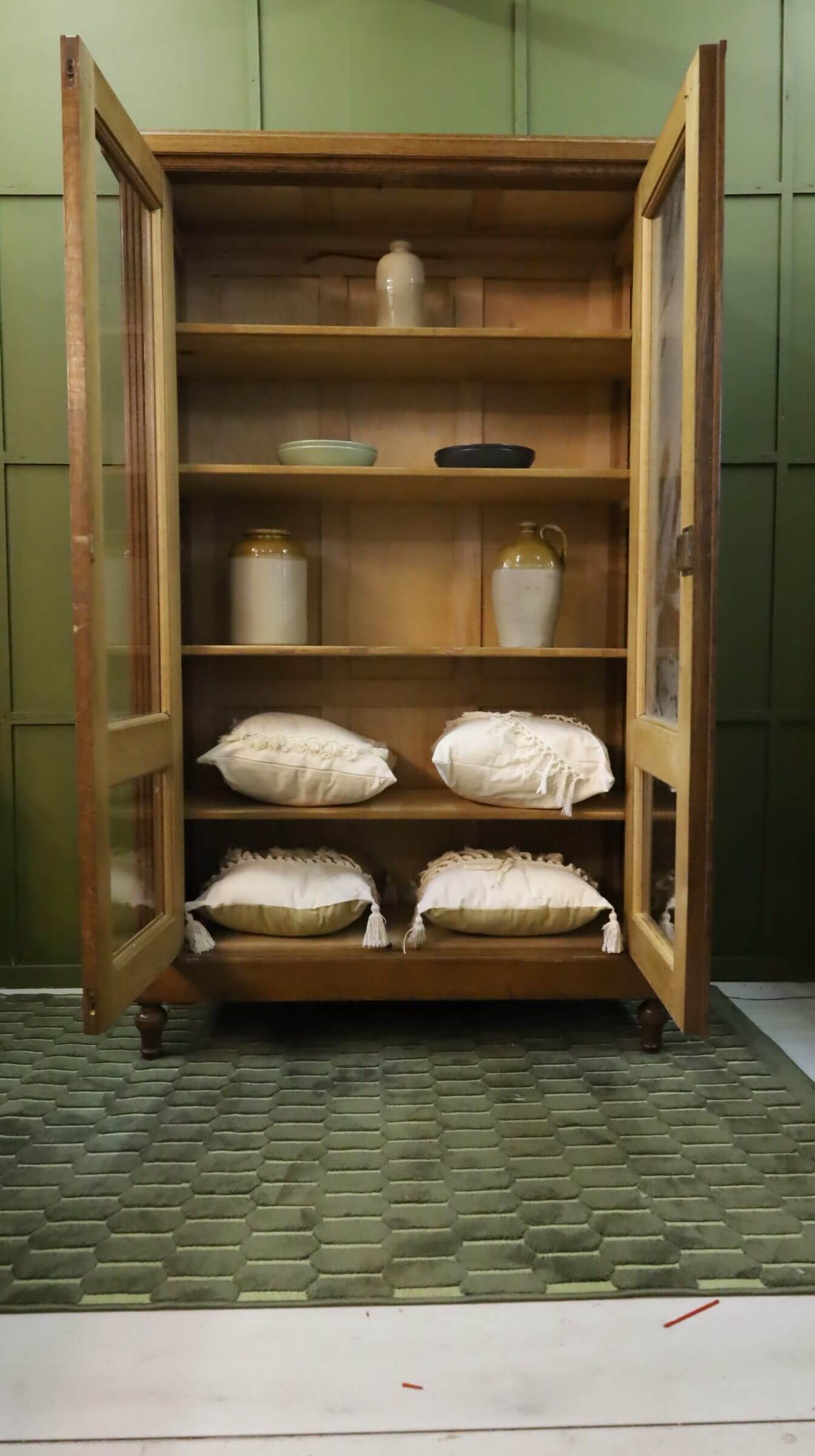 Oak cabinet - 20th century