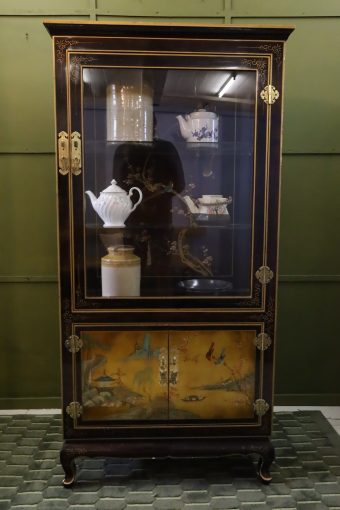 Chinese display case - 50s