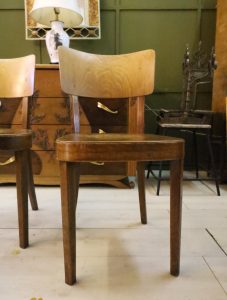 Seltene alte Horgenglarus Safran Stühle – 13 stk