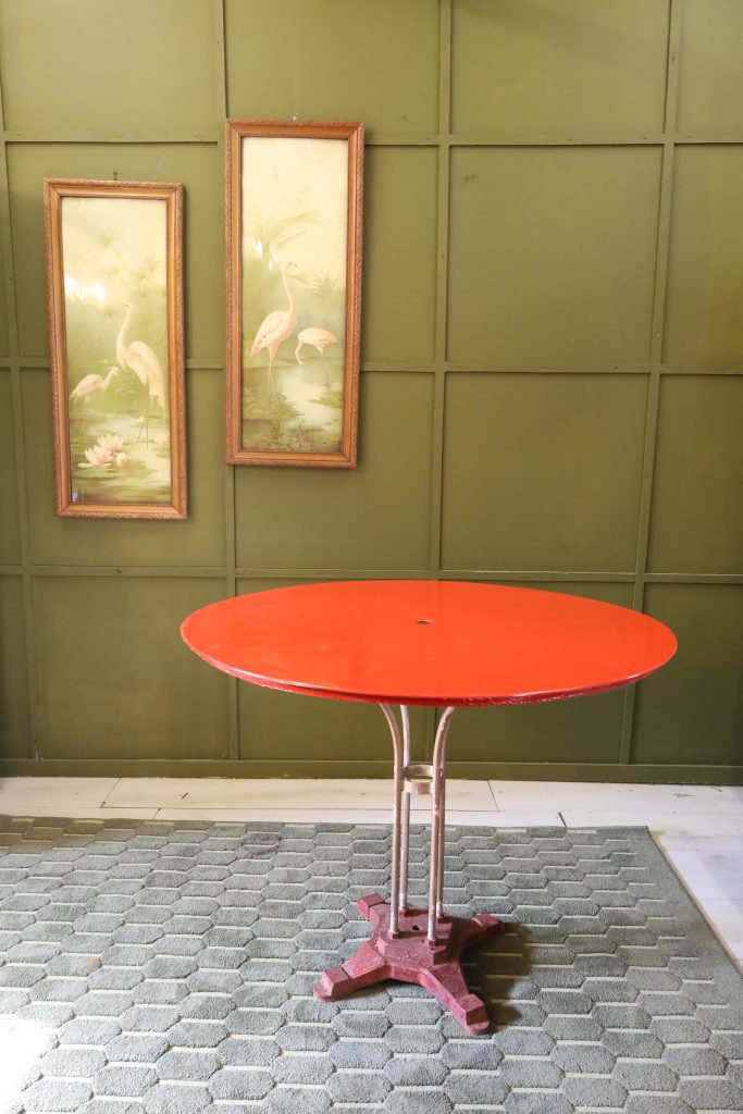 Table de jardin ronde - Mid Century - restaurée - 1/5 pièces