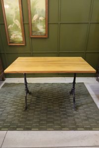 Horgenglarus Tisch mit Eschenholz – 60er – 1/6 Stk