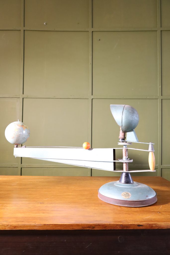 Tellurium / Planetarium - Mid Century