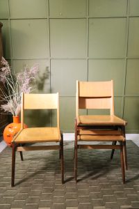 Mid Century Stühle – Buche – 1/11 Stk