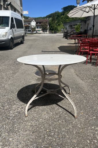 Table de jardin ronde - blanche - nouveau revêtement par poudre - années 50