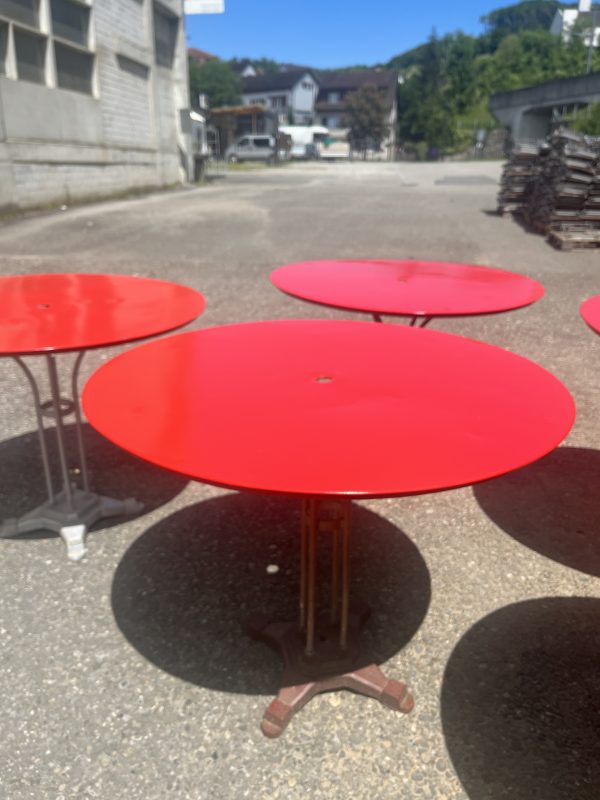 Table de jardin ronde rouge