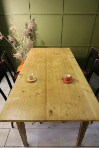 Table de salle à manger en sapin - début 20e siècle