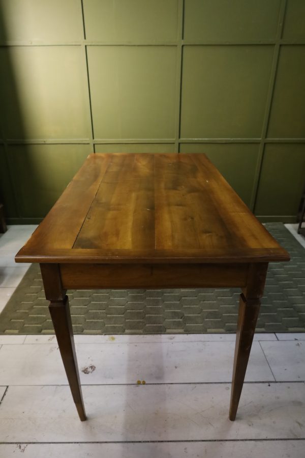 Antiker Tisch