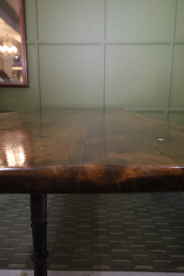 Table en noyer antique