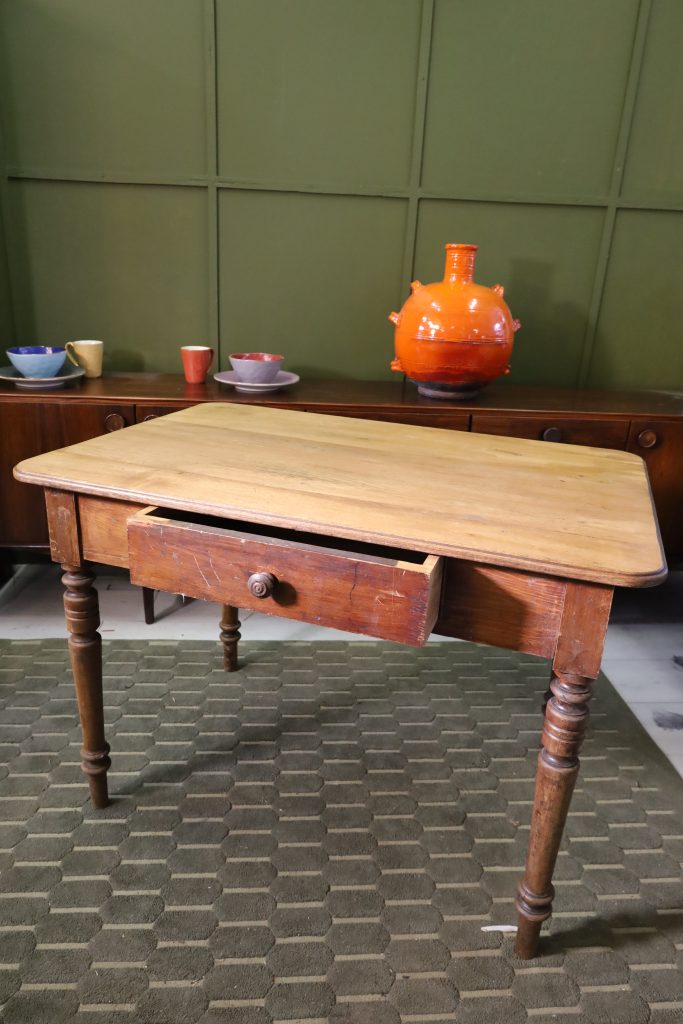 Small oak table - 110x74cm - Wilhelminian style