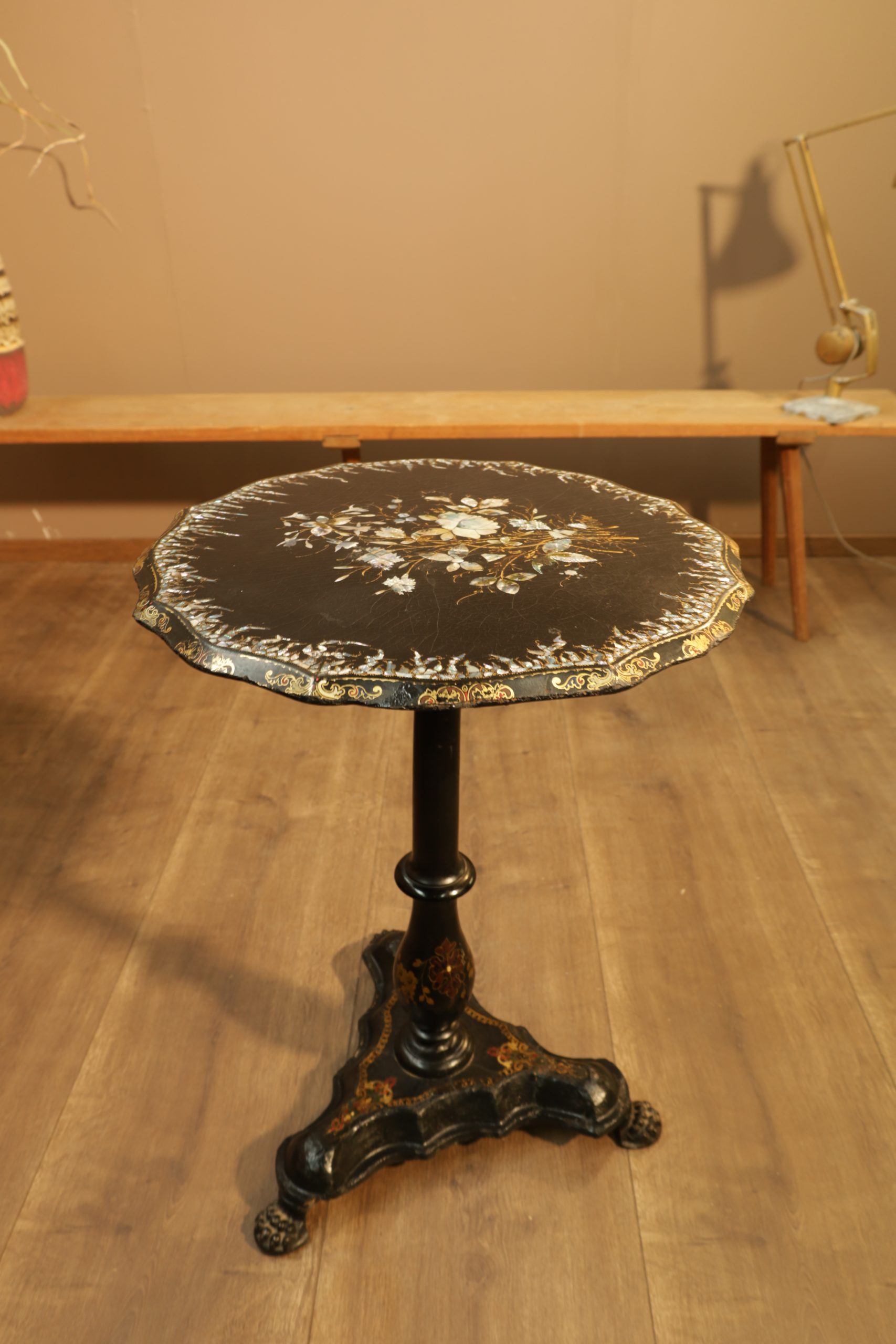 Table d'appoint victorienne