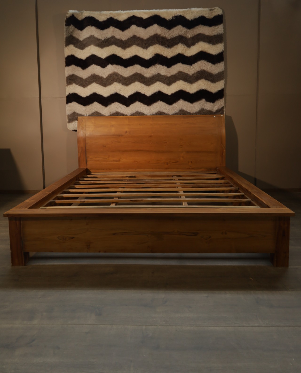 Solid teak bed 1/3 pc