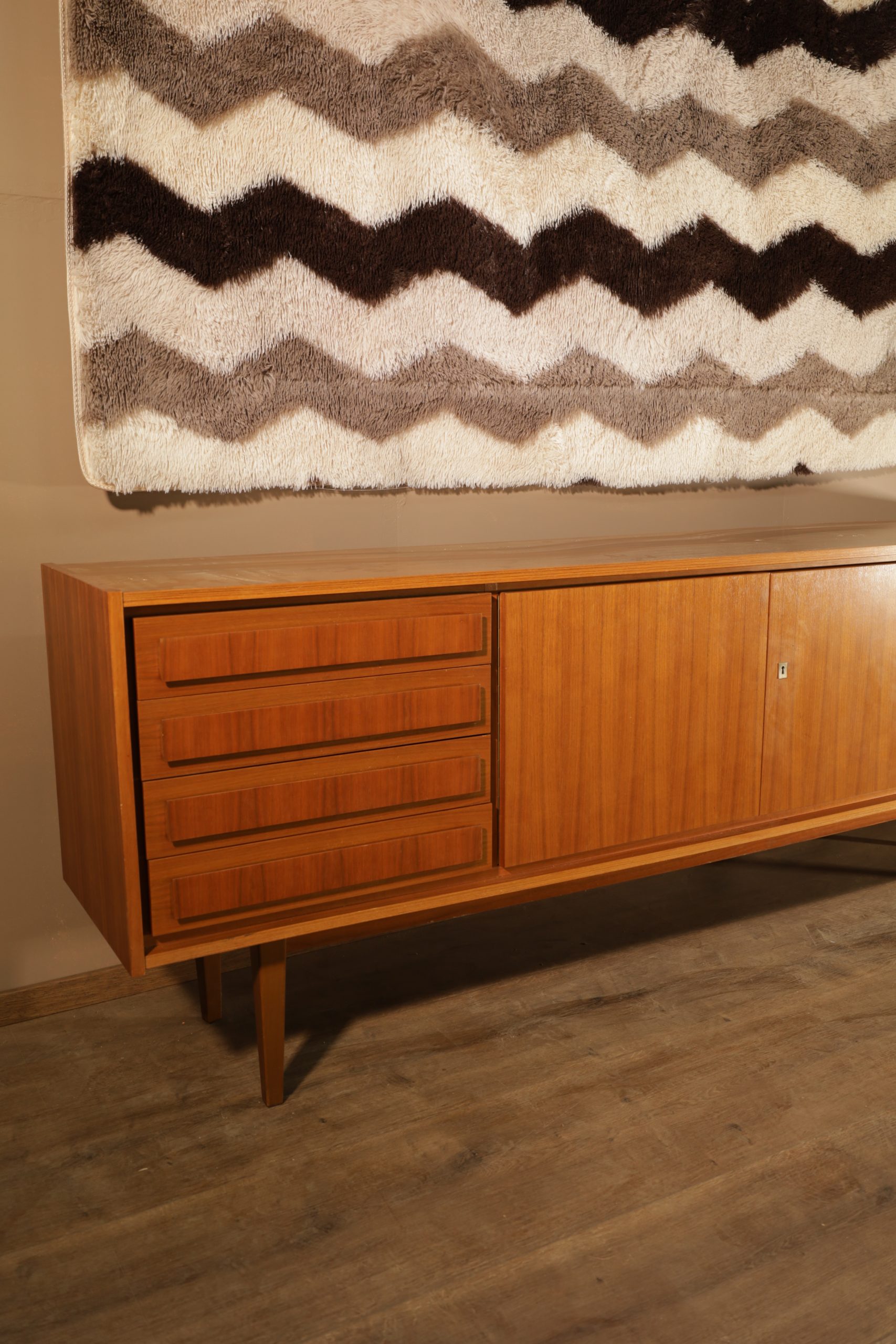 Sideboard - Mid Century - Nussbaumholz