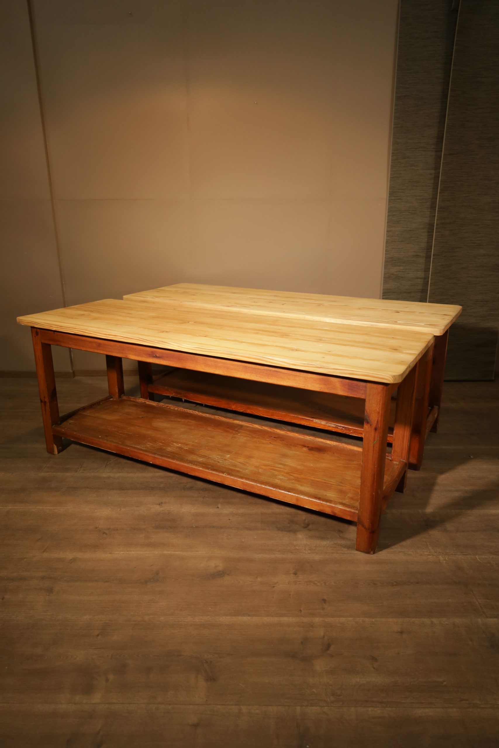 Shop fitting table - Mid Century - 1/2 piece - 200x70cm