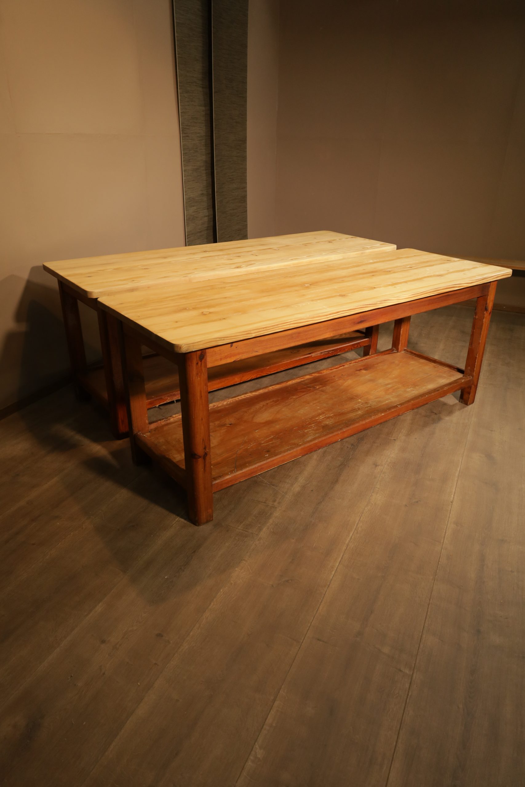 Shop fitting table - Mid Century - 1/2 piece - 200x70cm