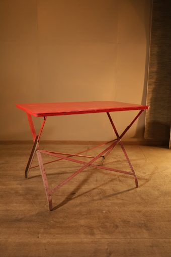 Table de jardin rouge pliante - années 50-70