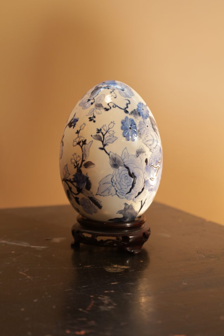 Ceramic egg blue white