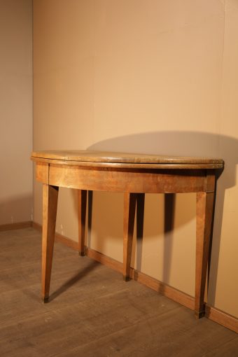 Table demi-lune