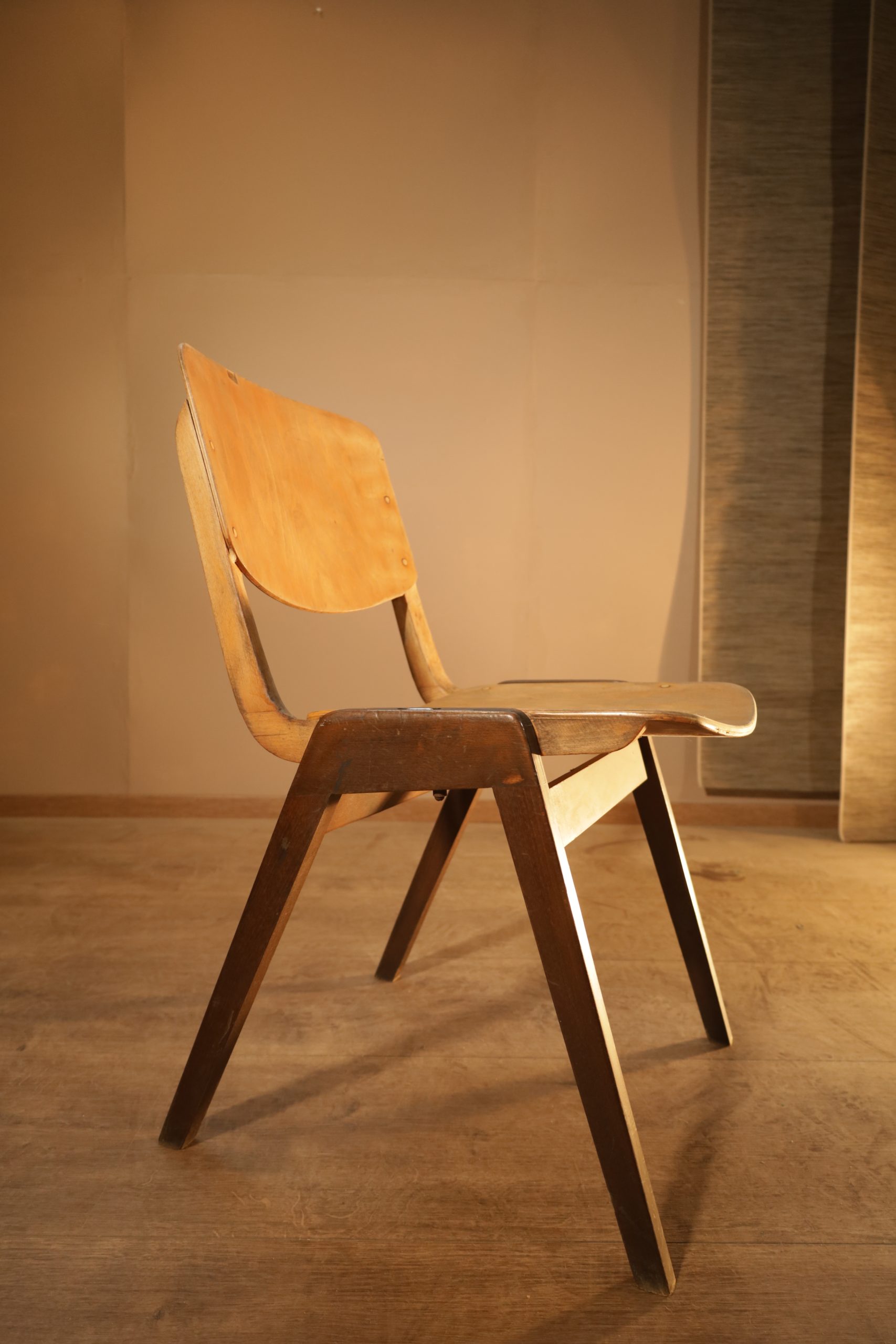 Thonet Stapelstühle - 1/28 Stk