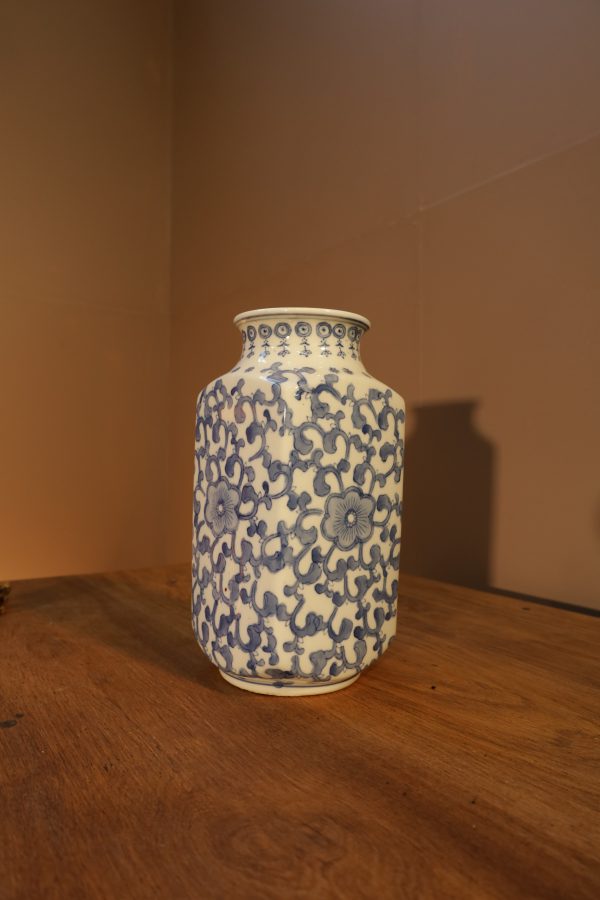 Vase en céramique bleu et blanc